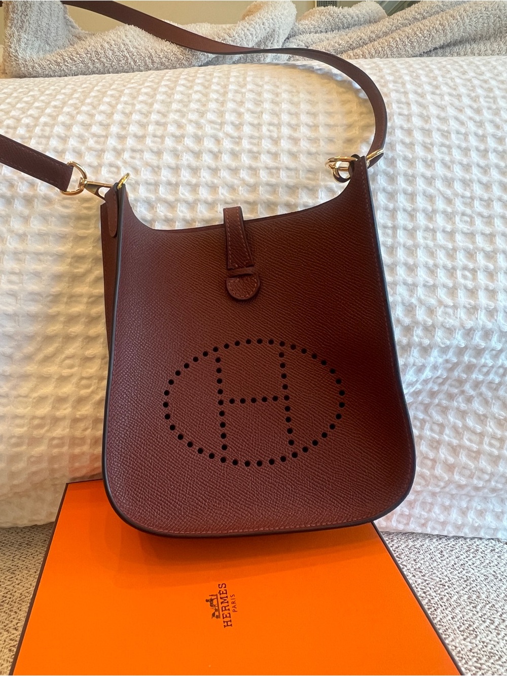 Hermes Evelyne Sellier 16 Rouge H Crossbody Bag Burgendy leather